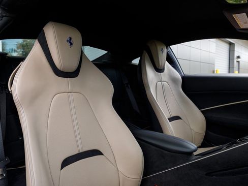 Used 2023 Ferrari Roma RWD image 12