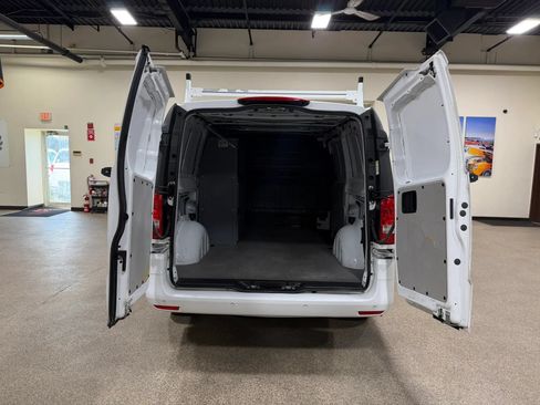 Used 2021 Mercedes-Benz Metris image 22