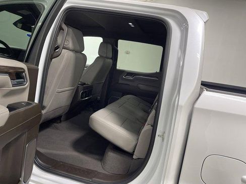 Used 2022 GMC Sierra 1500 SLT w/ SLT Convenience Package AWD/4WD image 12