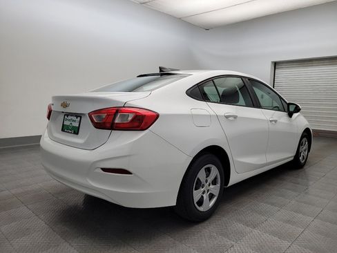 Used 2018 Chevrolet Cruze LS image 9