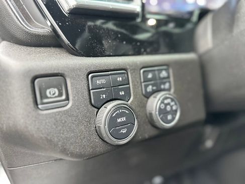 Used 2025 Chevrolet Silverado 2500 High Country image 14