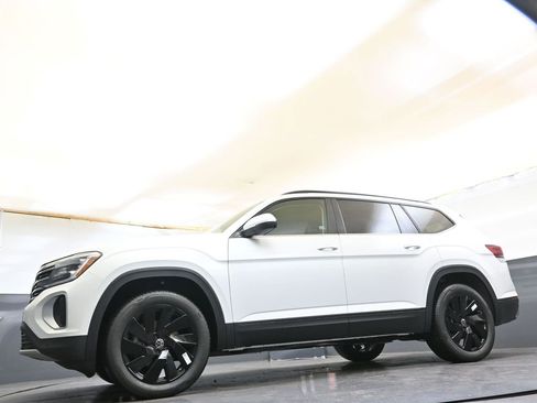New 2026 Volkswagen Atlas SE image 41