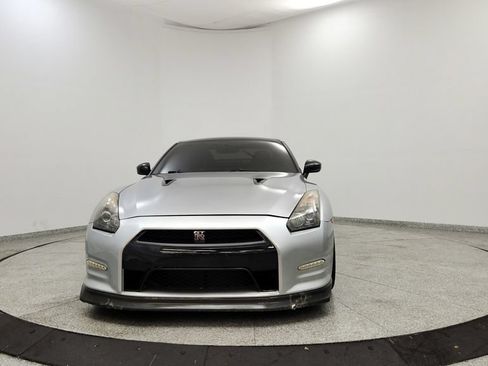Used 2010 Nissan GT-R Premium AWD/4WD image 8