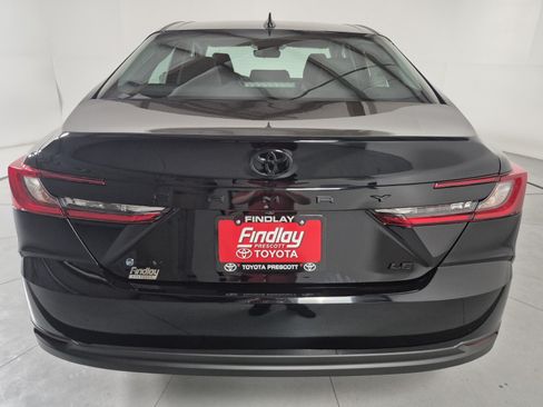 New 2026 Toyota Camry Hybrid FWD image 12