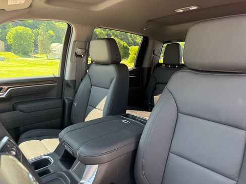 New 2026 Chevrolet Silverado 1500 RST w/ Redline Edition AWD/4WD image 20