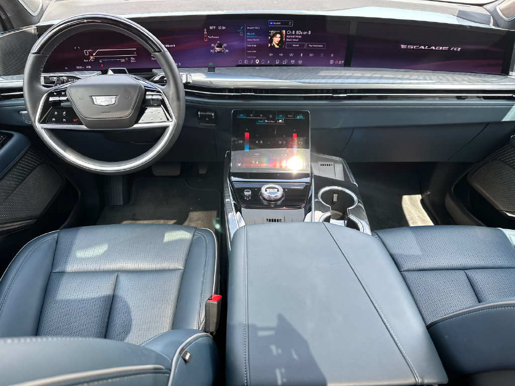 Certified 2025 Cadillac Escalade IQ Luxury 2 AWD/4WD image 25