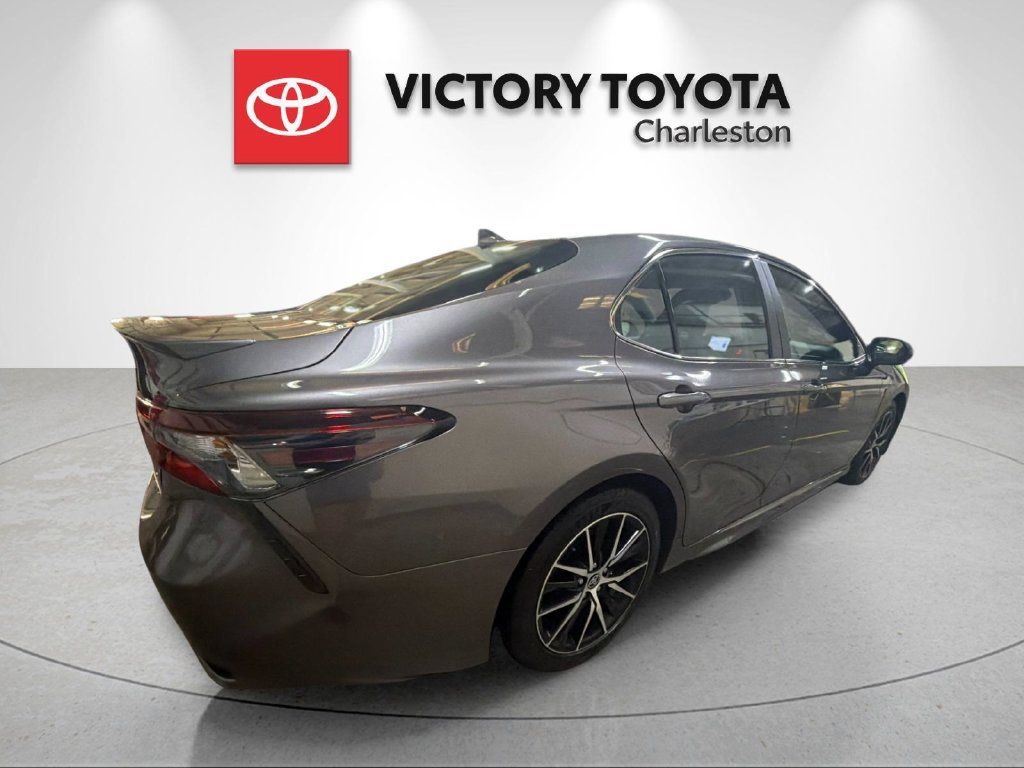 Used 2024 Toyota Camry SE w/ Cold Weather Package FWD image 7