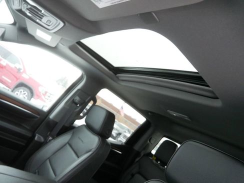 Used 2024 GMC Sierra 1500 Denali w/ Denali Reserve Package image 11