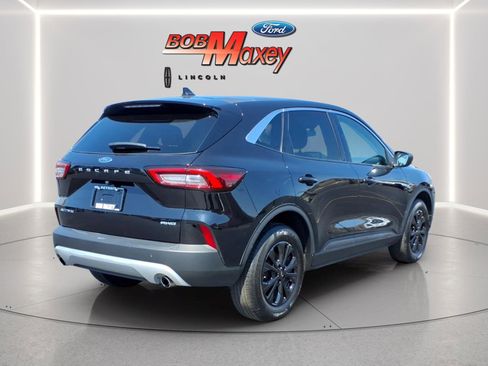 Certified 2023 Ford Escape Active AWD/4WD image 9