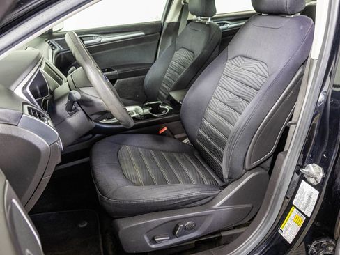 Used 2016 Ford Fusion SE FWD image 19