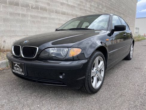 Used 2004 BMW 325xi Sedan AWD/4WD image 5