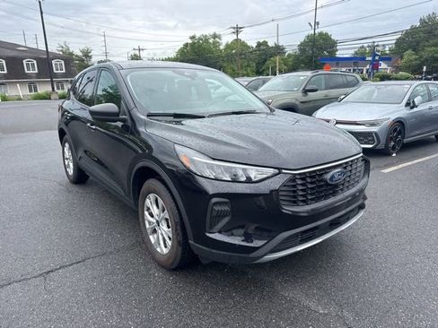 Used 2025 Ford Escape Active AWD/4WD image 3