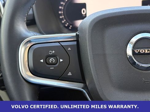 Certified 2025 Volvo XC40 B5 Plus AWD/4WD image 18