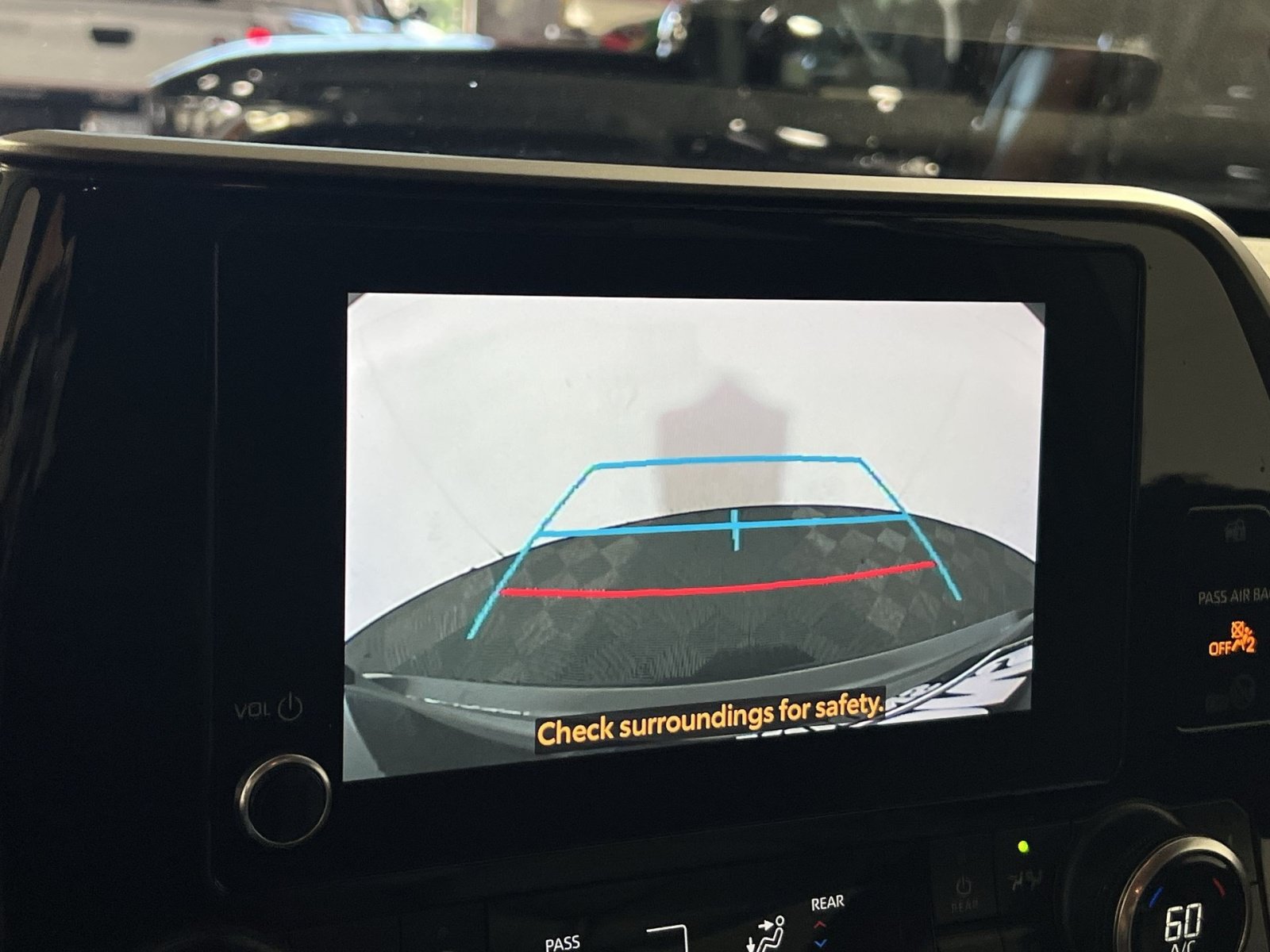 Used 2024 Toyota Highlander XLE AWD/4WD image 19
