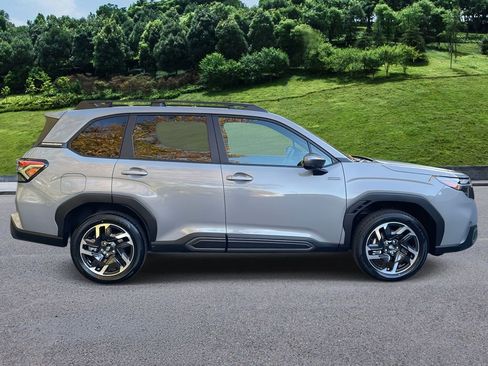 Used 2025 Subaru Forester Limited w/ Popular Package image 6