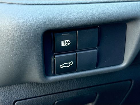 Used 2022 Toyota Highlander XLE image 10