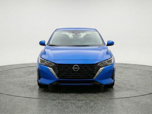Used 2025 Nissan Sentra SV FWD image 2