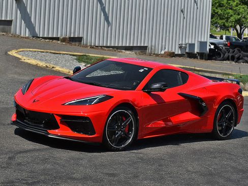 Used 2021 Chevrolet Corvette Stingray Premium Cpe w/ Z51 Performance Package RWD image 5