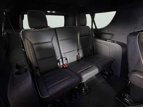 Certified 2025 Chevrolet Suburban Premier AWD/4WD image 30