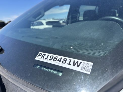 Used 2023 GMC Yukon SLT image 16