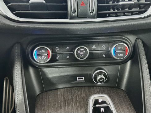 Used 2023 Alfa Romeo Stelvio Ti AWD/4WD image 24