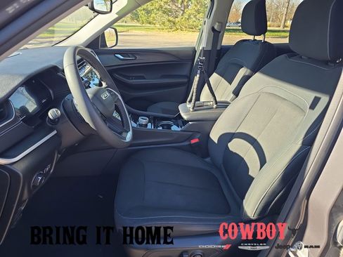 Used 2023 Jeep Grand Cherokee L Laredo image 10