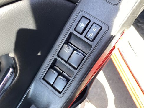 Used 2025 Nissan Frontier SV RWD image 18
