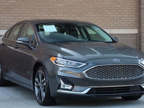 Used 2020 Ford Fusion Titanium FWD image 5