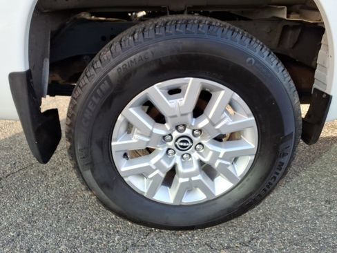 Certified 2022 Nissan Frontier SV AWD/4WD image 17