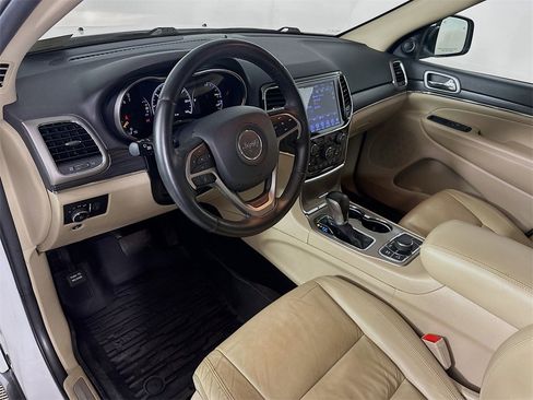 Used 2019 Jeep Grand Cherokee Limited w/ Trailer Tow Group IV image 30