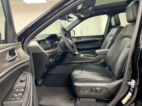 New 2026 Jeep Grand Cherokee L Limited AWD/4WD image 21