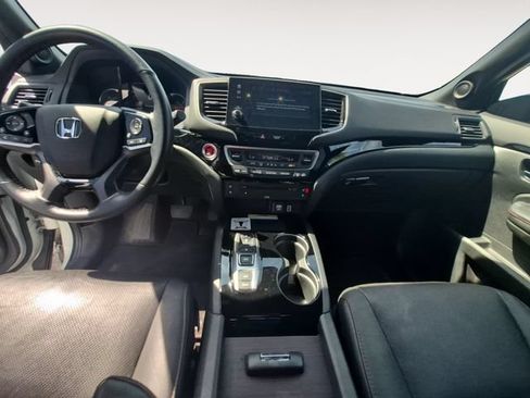Used 2021 Honda Pilot Black Edition image 10