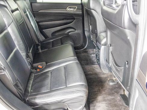 Used 2017 Jeep Grand Cherokee Limited image 41
