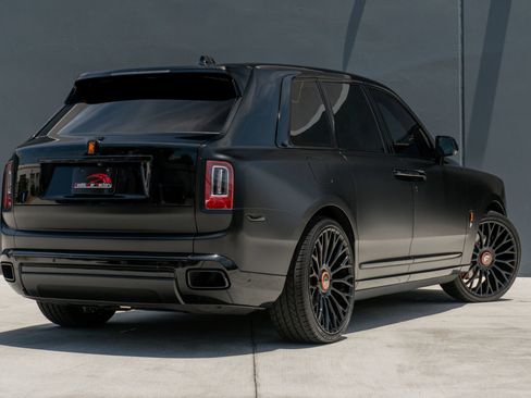 Used 2021 Rolls-Royce Cullinan AWD/4WD image 7