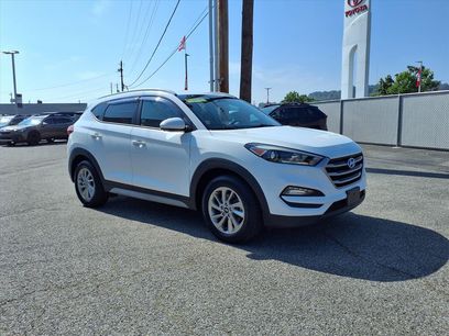 Used 2017 Hyundai Tucson SE w/ SE Popular Package 02
