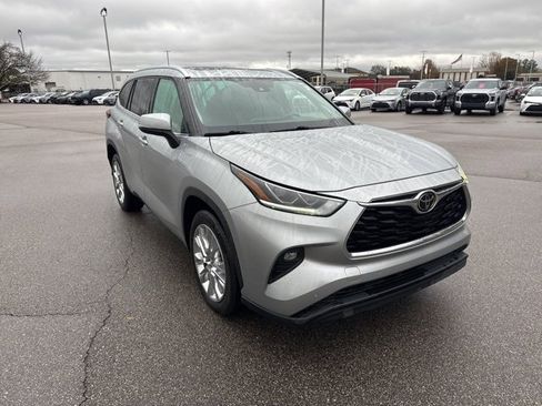 Used 2021 Toyota Highlander Limited image 7