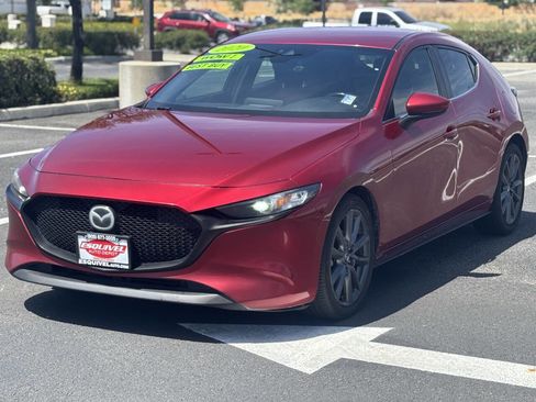 Used 2020 MAZDA MAZDA3 Hatchback image 3