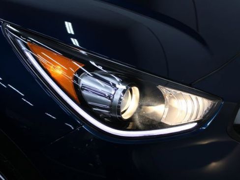 Used 2019 Kia Niro LX FWD image 25