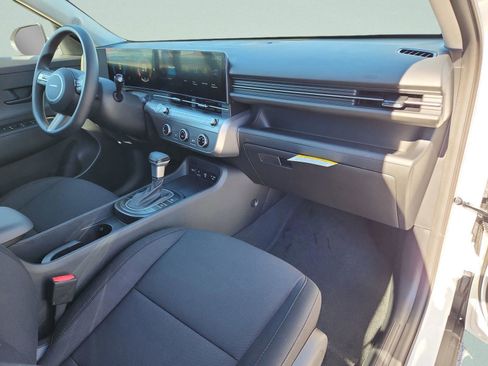 New 2026 Hyundai Kona SE image 9