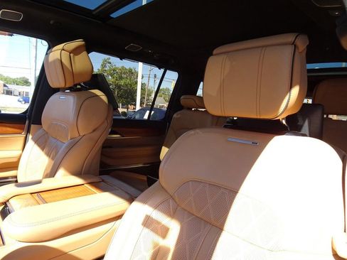 Used 2022 Jeep Grand Wagoneer Series III w/ Rear Seat Video Group 1 image 13