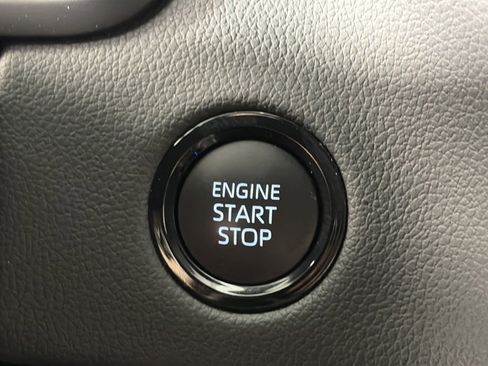 Used 2025 Toyota Tundra Limited image 23