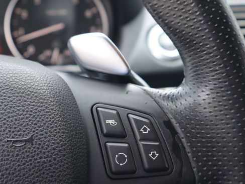 Used 2010 BMW 135i Convertible image 13