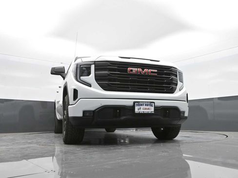 New 2025 GMC Sierra 1500 Elevation image 34