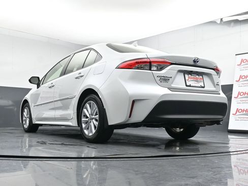 Used 2025 Toyota Corolla LE image 43