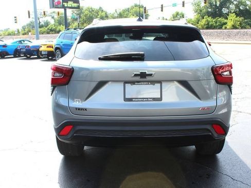 Used 2025 Chevrolet Trax RS w/ Driver Confidence Package FWD image 6