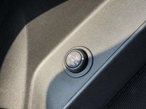 Used 2024 Chevrolet Equinox RS FWD image 19