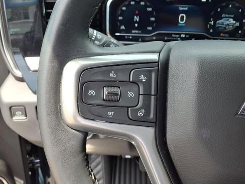 Used 2023 Chevrolet Silverado 1500 LT AWD/4WD image 7
