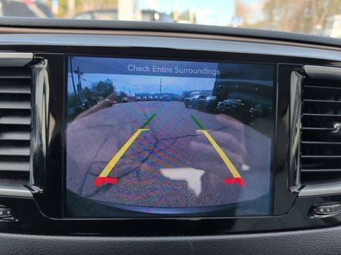 Used 2017 Chrysler Pacifica Touring-L Plus w/ Tire & Wheel Group image 24