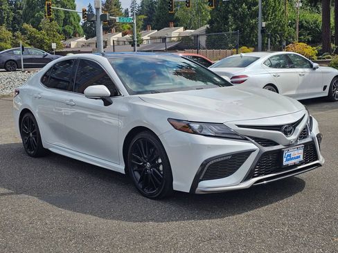 Used 2024 Toyota Camry XSE w/ Navigation Package FWD image 3