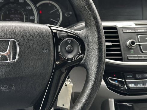 Certified 2017 Honda Accord LX image 9
